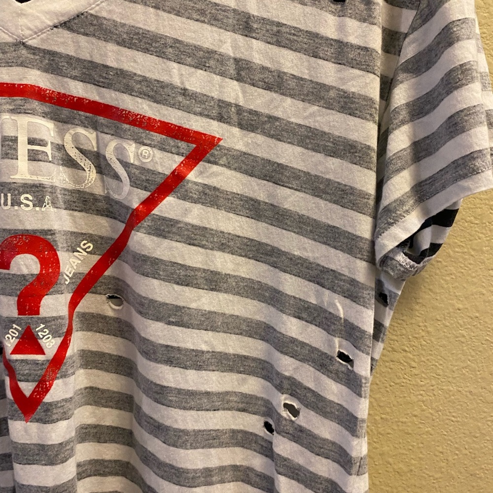 ⭐️ Guess Graphic Striped Destroyed T-Shirt 80s 90s Grunge - Picture 5 of 6